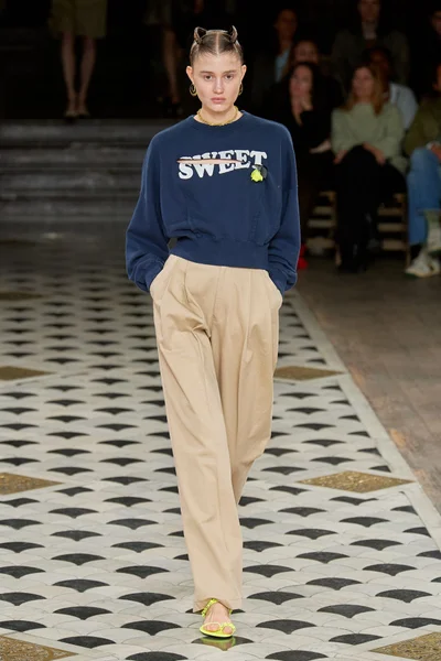Look 24